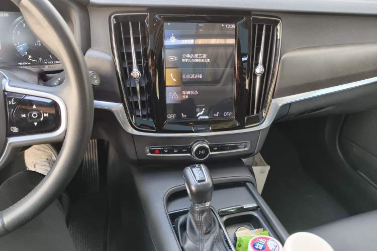 Used Volvo V90 2019 Cross Country T5 AWD Smart Range Version China VI Standard Audio And AC Panel
