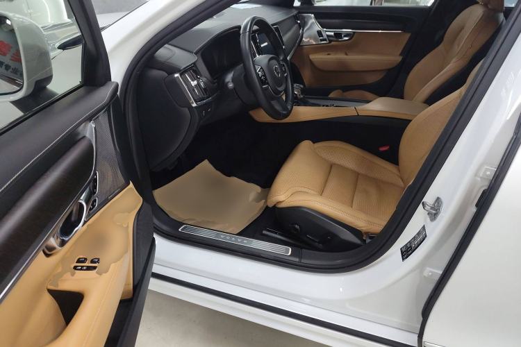 Used Volvo V90 2019 Cross Country T5 AWD Luxury Edition China VI Standard Driver Seat