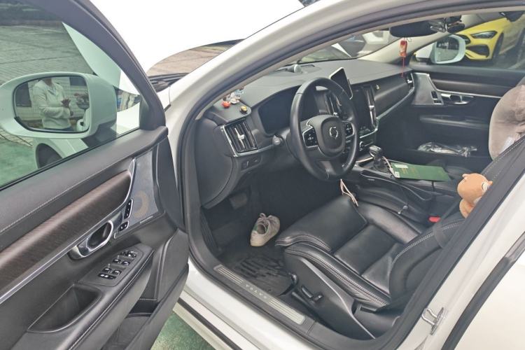 Used Volvo V90 2019 Cross Country T5 AWD Luxury Edition China V Standard Driver Seat