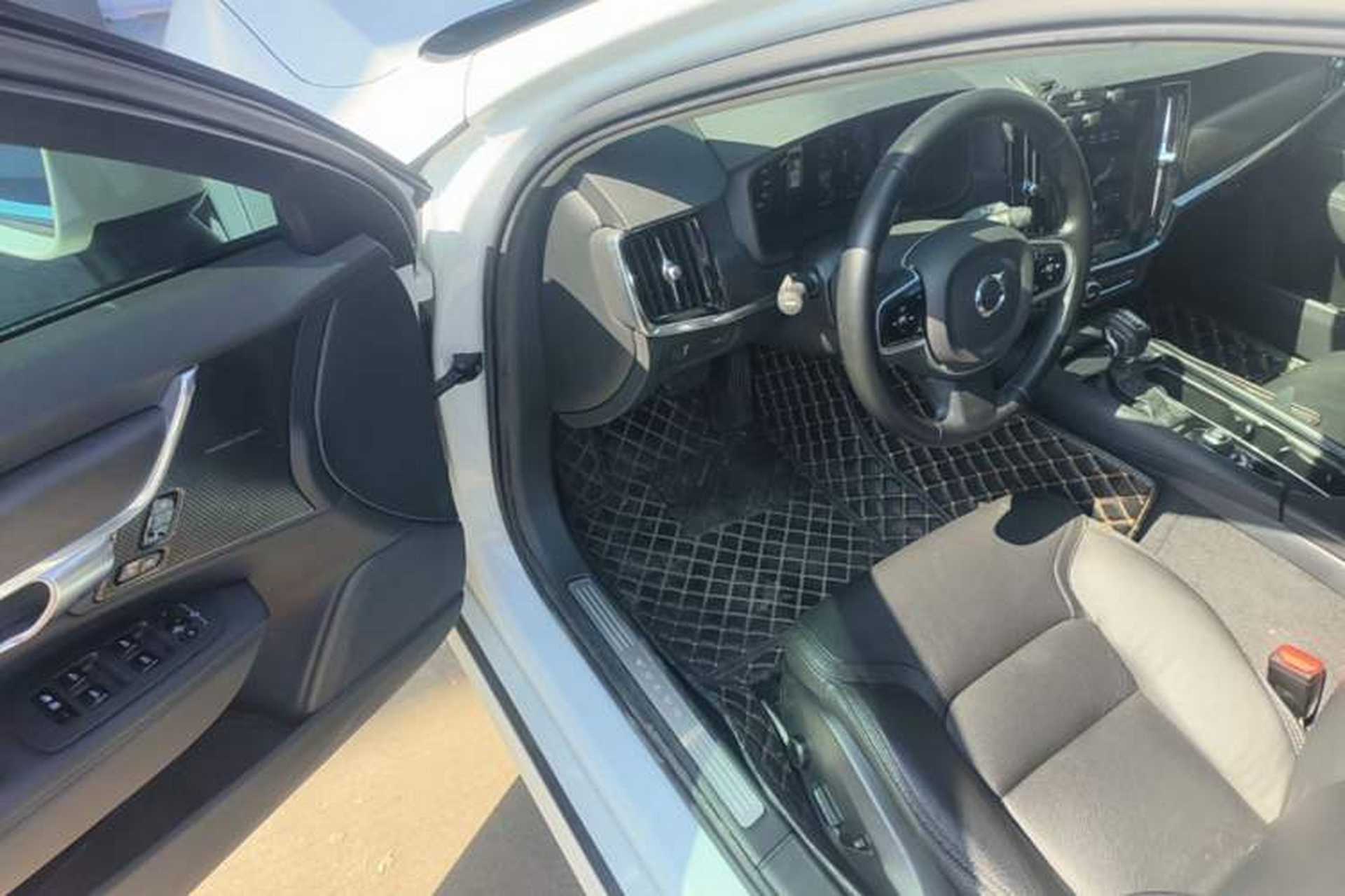 Used Volvo V90 2019 Cross Country T5 AWD Smart Range Version China VI Standard Driver Seat