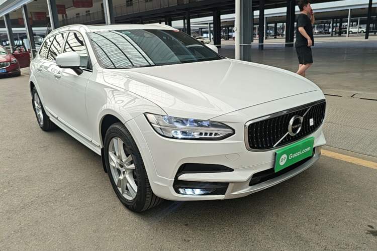 Used Volvo V90 2019 Cross Country T5 AWD Smart Range Version China V Standard Front Right 45 Deg