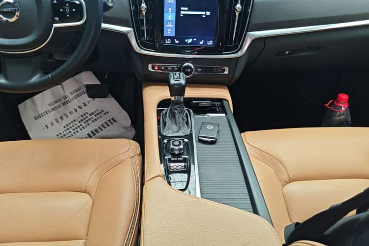 Used Volvo V90 2019 Cross Country T5 AWD Smart Range Version China V Standard Gear Lever