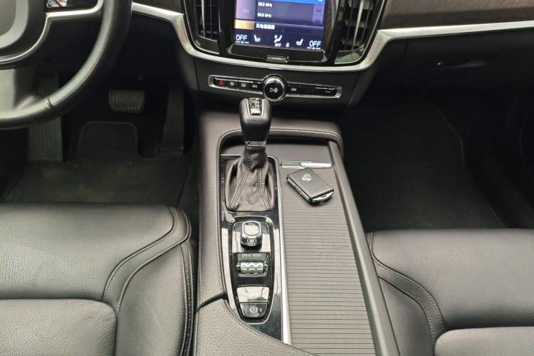 Used Volvo V90 2019 Cross Country T5 AWD Smart Range Version China V Standard Gear Lever