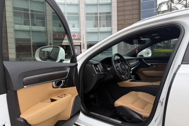 Used Volvo V90 2019 Cross Country T5 AWD Smart Range Version China V Standard Interior 1