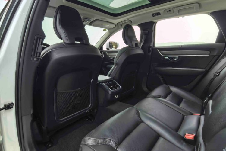 Used Volvo V90 2019 Cross Country T5 AWD Smart Range Version China V Standard Interior 10