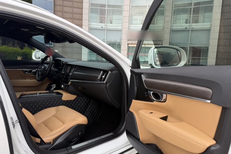 Used Volvo V90 2019 Cross Country T5 AWD Smart Range Version China V Standard Interior 3