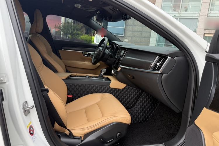 Used Volvo V90 2019 Cross Country T5 AWD Smart Range Version China V Standard Interior 4