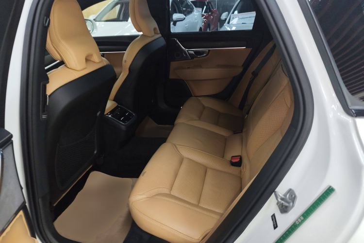 Used Volvo V90 2019 Cross Country T5 AWD Luxury Edition China VI Standard Left Rear Seat