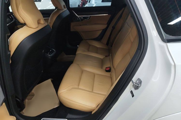 Used Volvo V90 2019 Cross Country T5 AWD Luxury Edition China VI Standard Left Rear Seat
