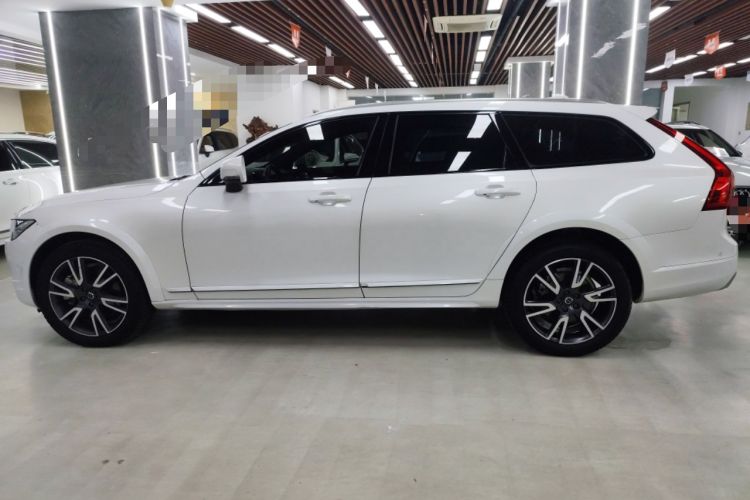 Used Volvo V90 2019 Cross Country T5 AWD Luxury Edition China VI Standard Left Side
