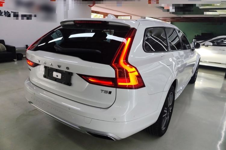 Used Volvo V90 2019 Cross Country T5 AWD Luxury Edition China VI Standard Rear Right 45 Deg