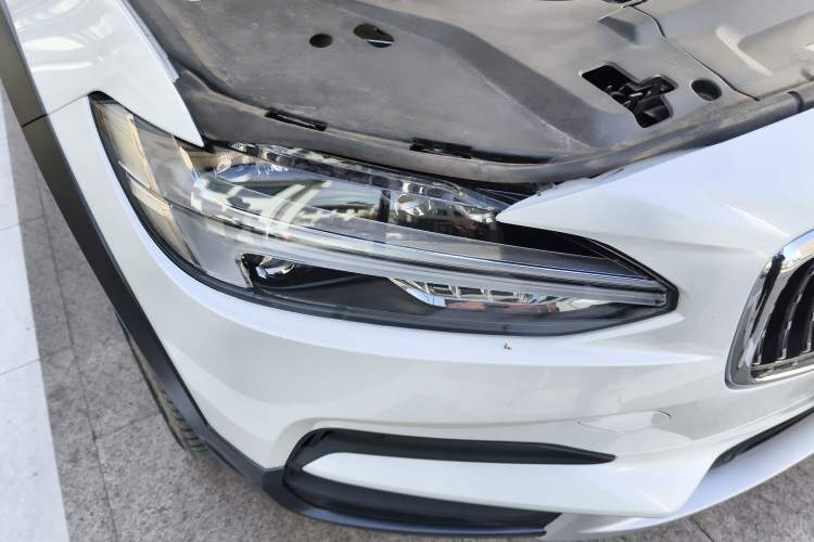 Used Volvo V90 2019 Cross Country T5 AWD Smart Range Version China VI Standard Right Front Headlight