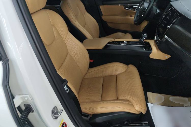 Used Volvo V90 2019 Cross Country T5 AWD Luxury Edition China VI Standard Right Front Seat