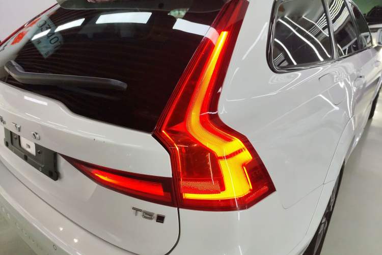 Used Volvo V90 2019 Cross Country T5 AWD Luxury Edition China VI Standard Right Rear Taillight