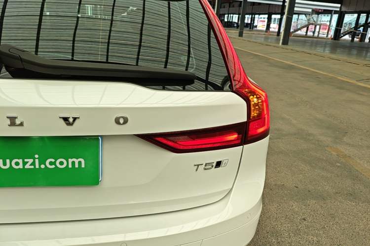 Used Volvo V90 2019 Cross Country T5 AWD Smart Range Version China V Standard Right Rear Taillight