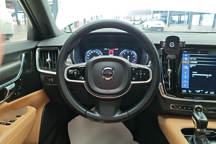 Used Volvo V90 2019 Cross Country T5 AWD Smart Range Version China V Standard Steering Wheel