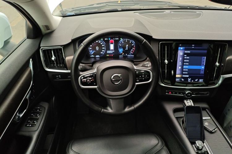 Used Volvo V90 2019 Cross Country T5 AWD Smart Range Version China V Standard Steering Wheel