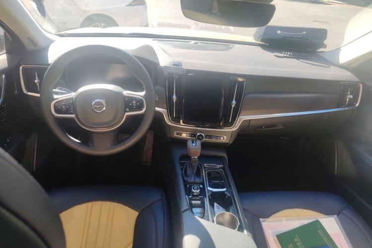 Used Volvo V90 2019 Cross Country T5 AWD Smart Range Version China V Standard Center Console