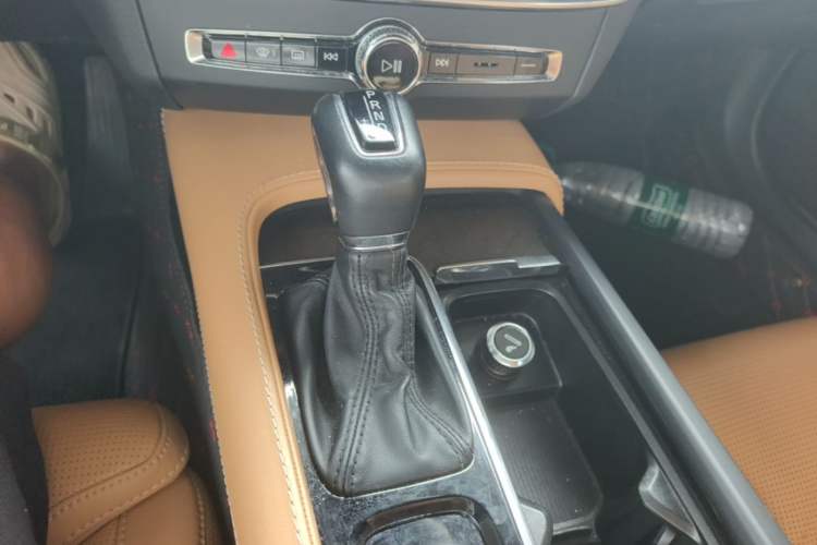 Used Volvo V90 2020 Facelifted Cross Country T5 AWD ZhiZun Edition Gear Lever