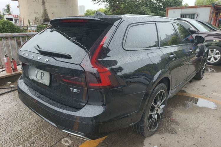 Used Volvo V90 2020 Facelifted Cross Country T5 AWD ZhiZun Edition Rear Right 45 Deg