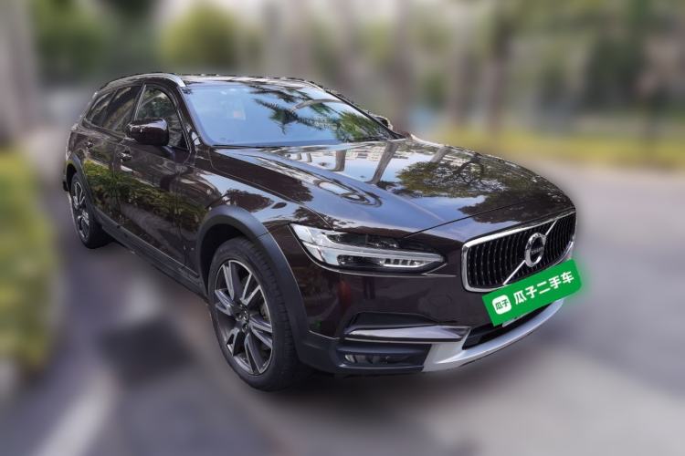 Used Volvo V90 2020 Cross Country T5 AWD Smart Range Edition Front Right 45 Deg