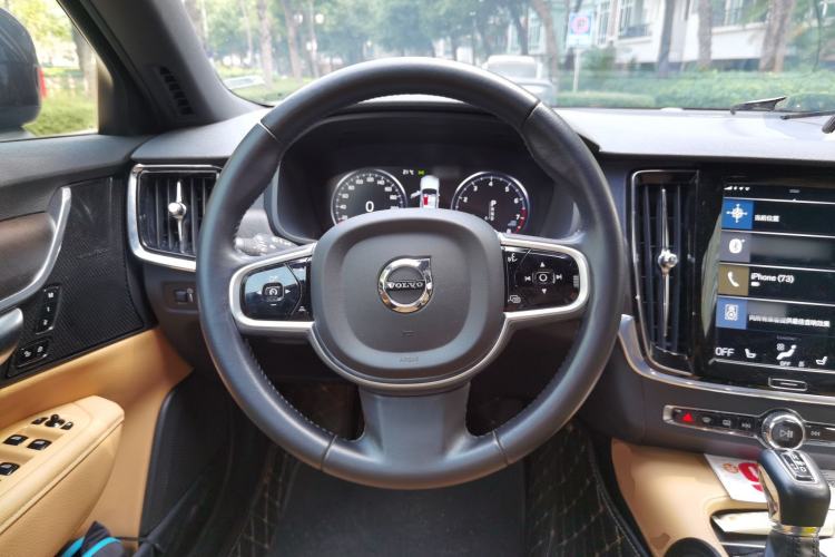 Used Volvo V90 2020 Cross Country T5 AWD Smart Range Edition Steering Wheel