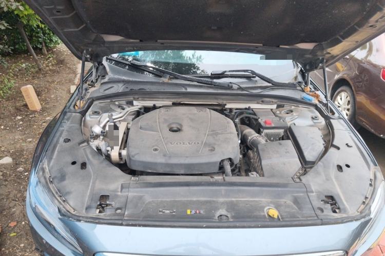 Used Volvo V90 2020 Cross Country T5 AWD Smart Range Edition Engine Bay