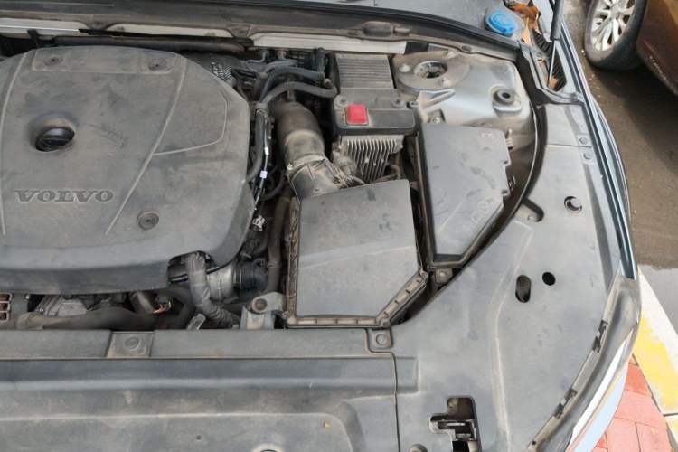 Used Volvo V90 2020 Cross Country T5 AWD Smart Range Edition Engine Bay Left