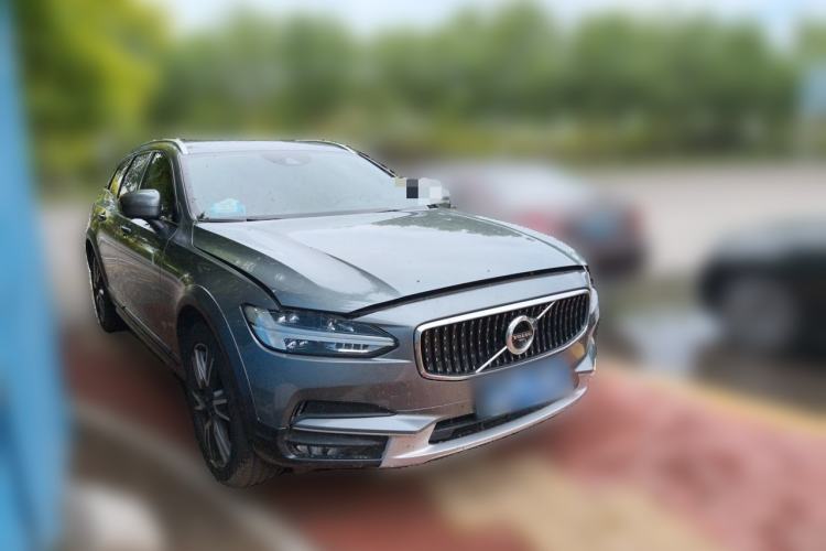 Used Volvo V90 2020 Cross Country T5 AWD Smart Range Edition Front Right 45 Deg