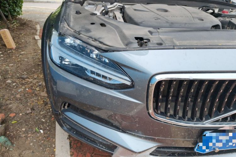 Used Volvo V90 2020 Cross Country T5 AWD Smart Range Edition Right Front Headlight