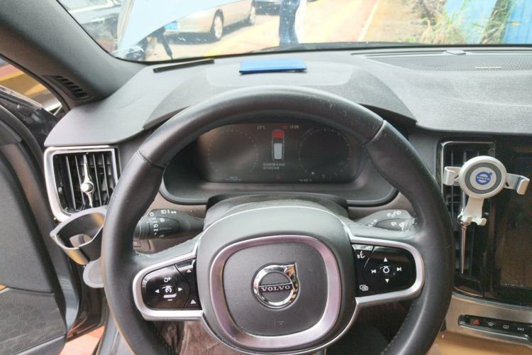 Used Volvo V90 2020 Cross Country T5 AWD Smart Range Edition Steering Wheel