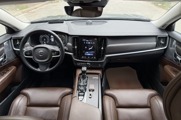 Used Volvo V90 2020 Cross Country T5 AWD Prestige Edition Center Console