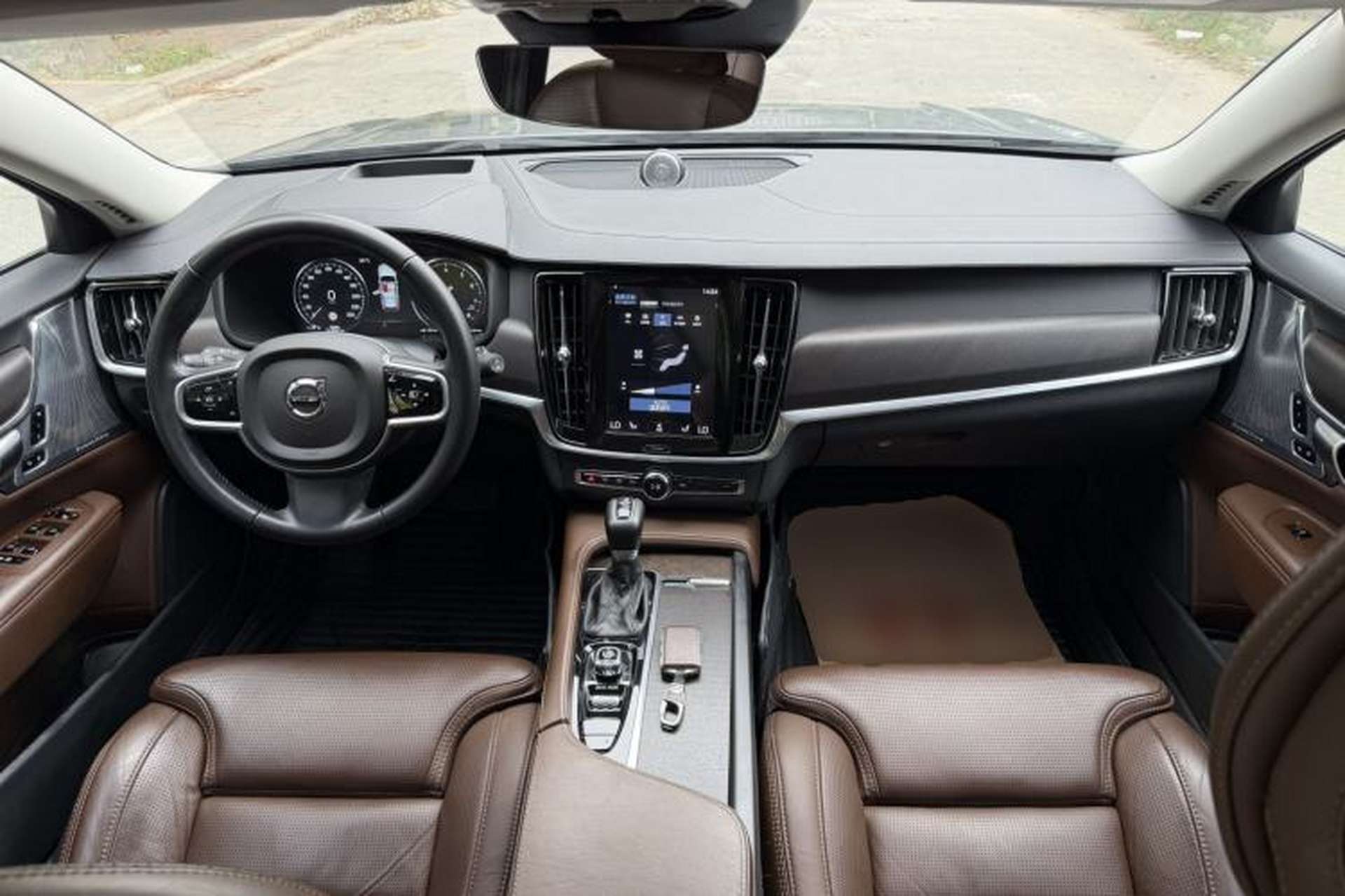Used Volvo V90 2020 Cross Country T5 AWD Prestige Edition Center Console