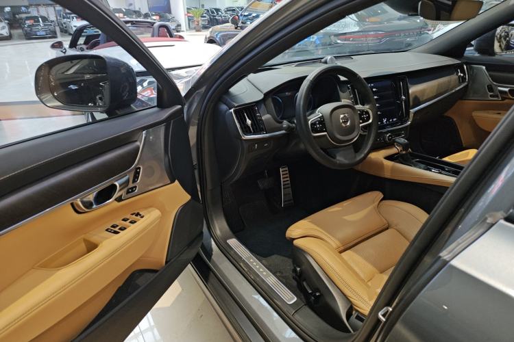 Used Volvo V90 2020 Cross Country T5 AWD Prestige Edition Driver Seat