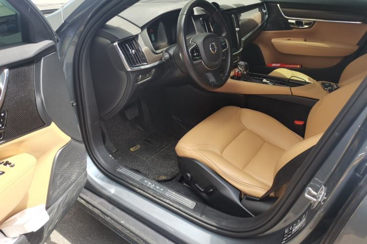 Used Volvo V90 2020 Cross Country T5 AWD Smart Range Edition Driver Seat