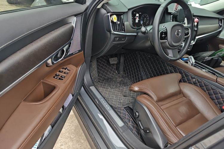 Used Volvo V90 2020 Cross Country T5 AWD Prestige Edition Driver Seat