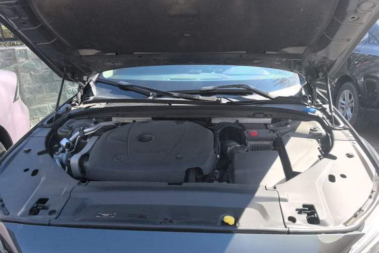 Used Volvo V90 2020 Facelifted Cross Country T5 AWD Zhiyuan Edition Engine Bay