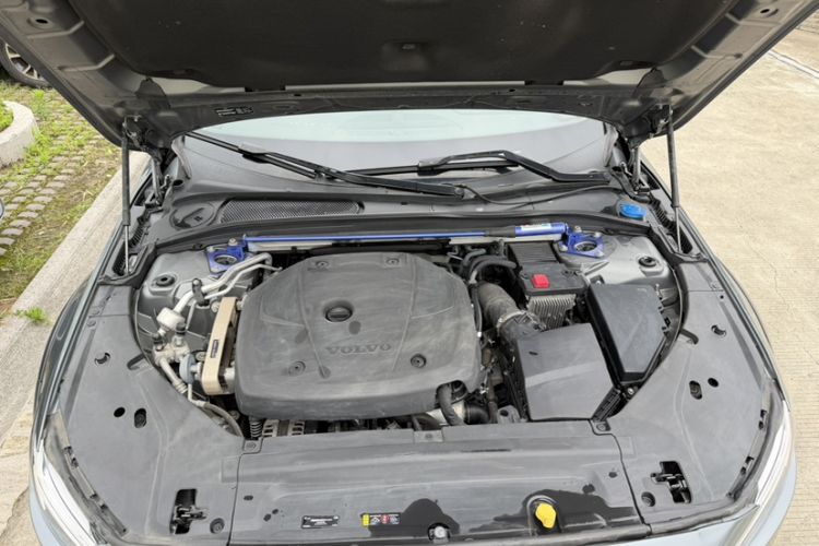 Used Volvo V90 2020 Facelifted Cross Country T5 AWD Zhiyuan Edition Engine Bay