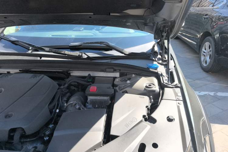 Used Volvo V90 2020 Facelifted Cross Country T5 AWD Zhiyuan Edition Engine Bay Left