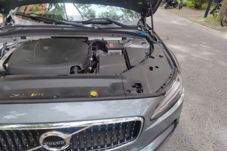 Used Volvo V90 2020 Cross Country T5 AWD Smart Range Edition Engine Bay Left