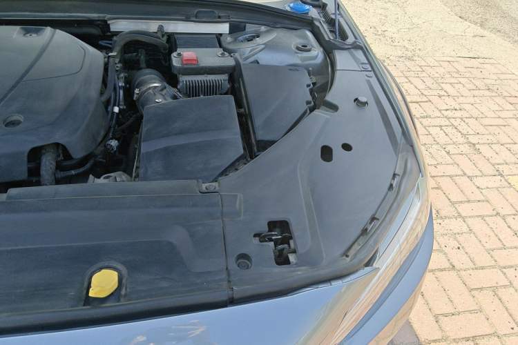 Used Volvo V90 2020 Cross Country T5 AWD Smart Range Edition Engine Bay Left