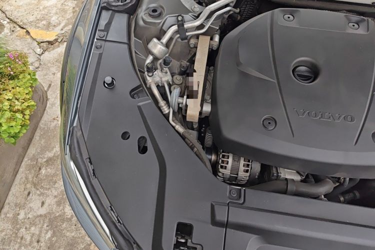 Used Volvo V90 2020 Cross Country T5 AWD Prestige Edition Engine Bay Right