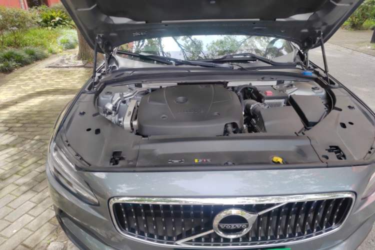Used Volvo V90 2020 Cross Country T5 AWD Smart Range Edition Engine Bay Right
