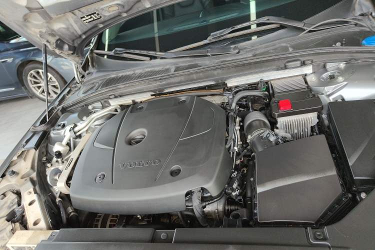 Used Volvo V90 2020 Facelifted Cross Country T5 AWD Zhiyuan Edition Engine Bay