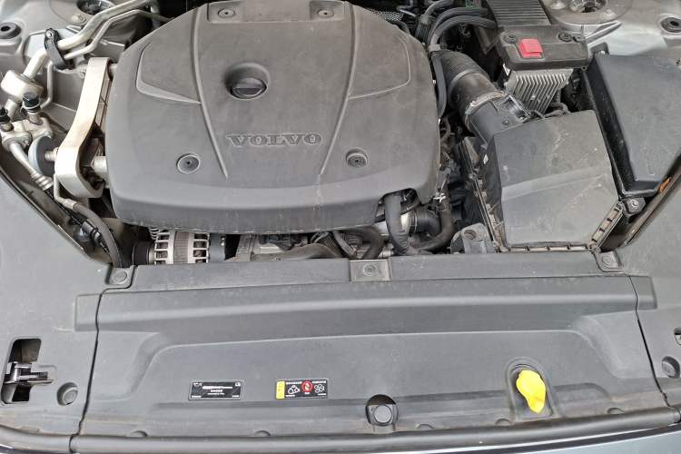 Used Volvo V90 2020 Facelifted Cross Country T5 AWD Zhiyuan Edition Engine Bay