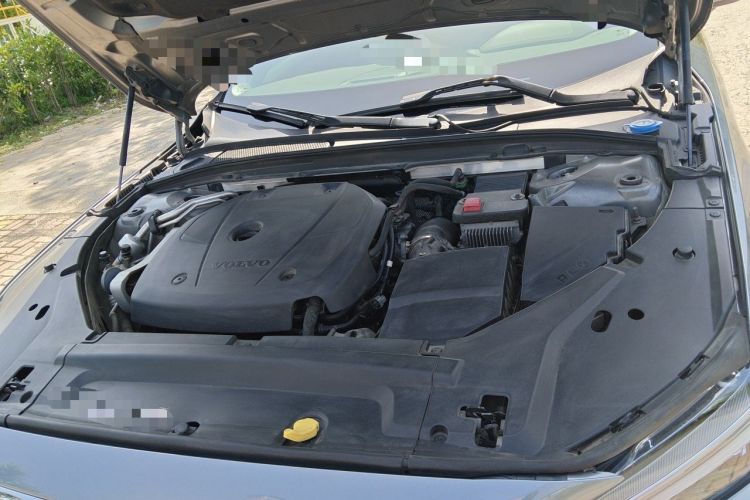 Used Volvo V90 2020 Cross Country T5 AWD Smart Range Edition Engine Bay