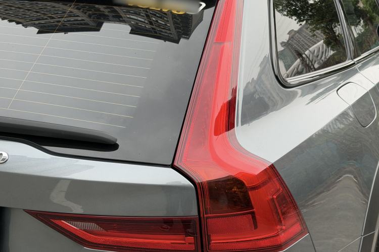 Used Volvo V90 2020 Cross Country T5 AWD Prestige Edition Exterior 1