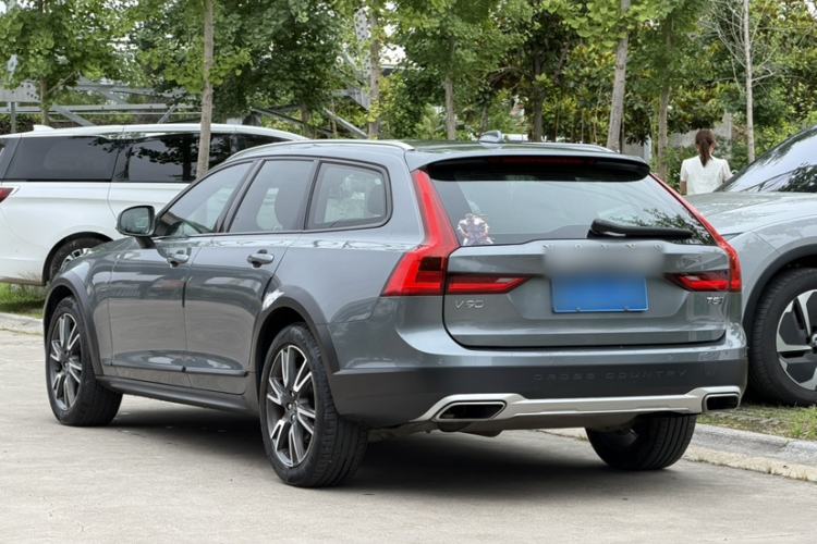 Used Volvo V90 2020 Facelifted Cross Country T5 AWD Zhiyuan Edition Exterior 2