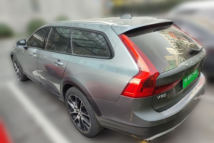 Used Volvo V90 2020 Cross Country T5 AWD Prestige Edition Exterior 3