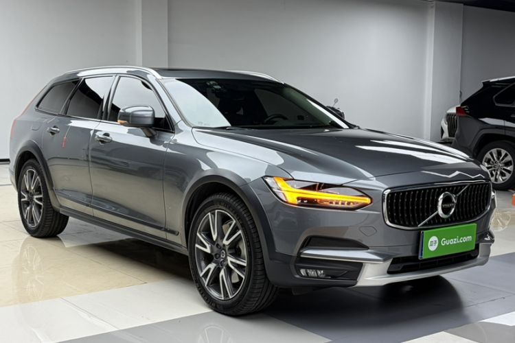 Used Volvo V90 2020 Cross Country T5 AWD Smart Range Edition Exterior 3